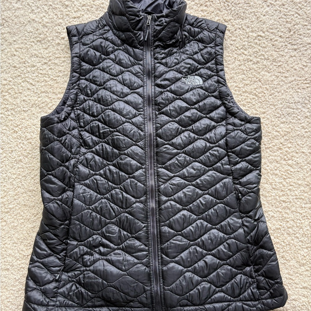 The North Face Women's Quilted Black Vest size Medium
